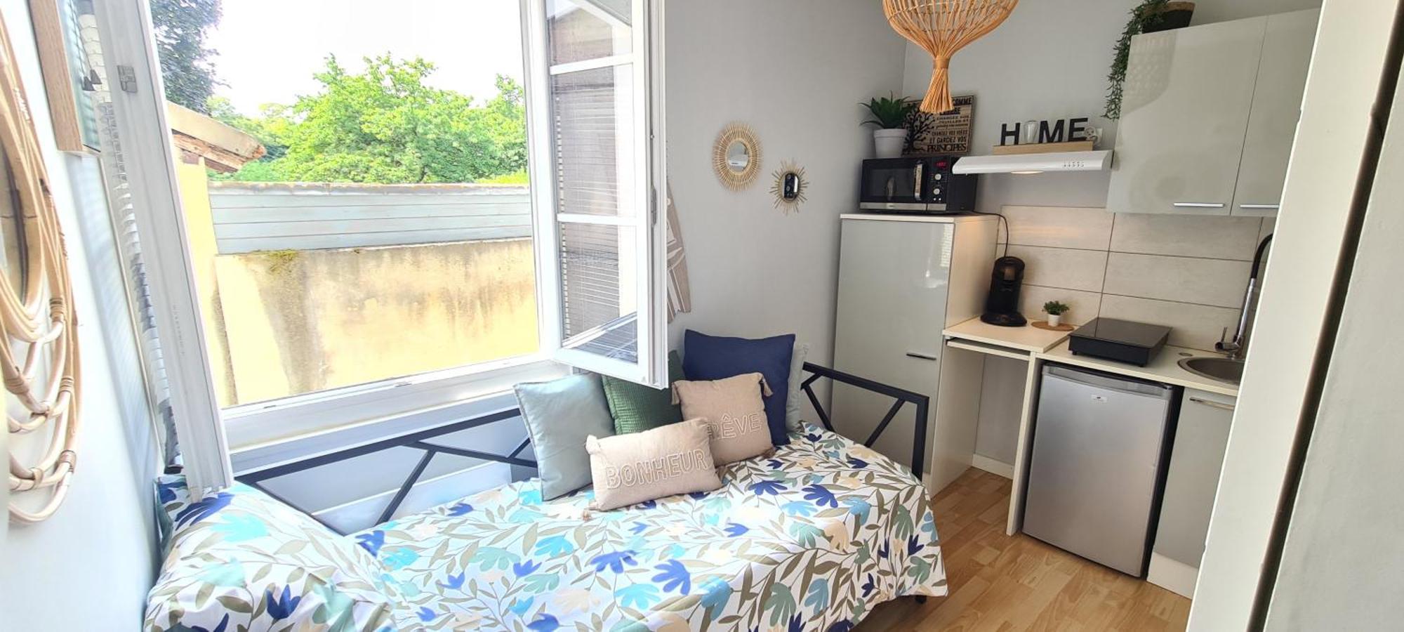 Adorable Studette Proche Gare Apartment Chartres Bagian luar foto